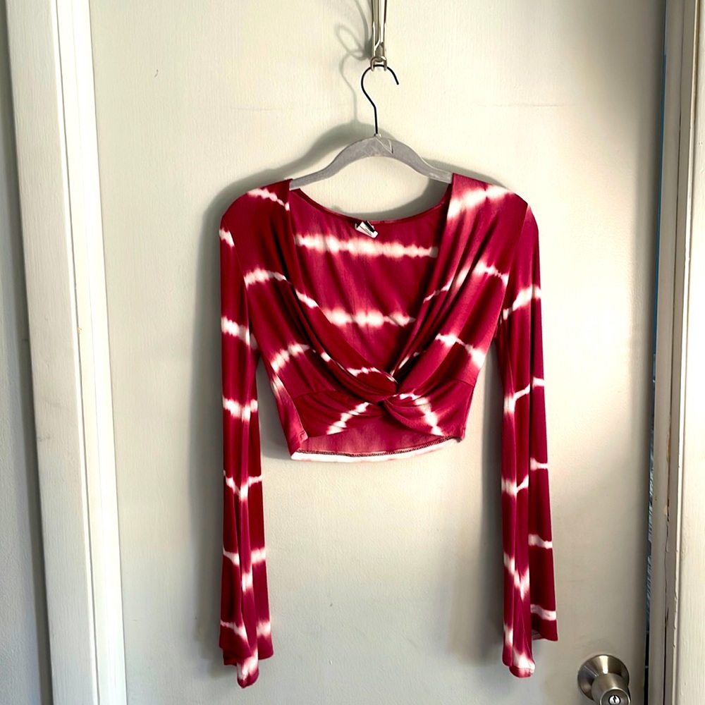 Long sleeve crop top! XS fits like a Small!